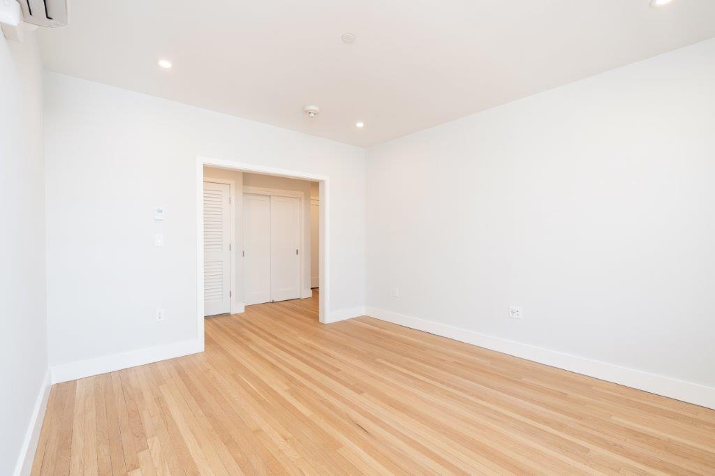 Building Photo - 19 Forest St