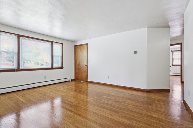 Building Photo - 37 Cumberland Rd