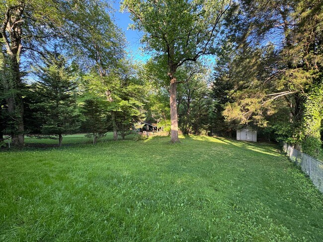 Building Photo - Fantastic 5 Bed 3 Bath Single Family Home ...