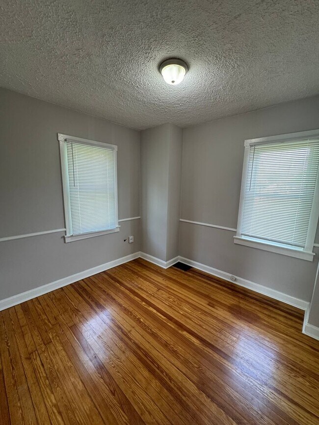 Building Photo - Warren Twp - 3 BR home