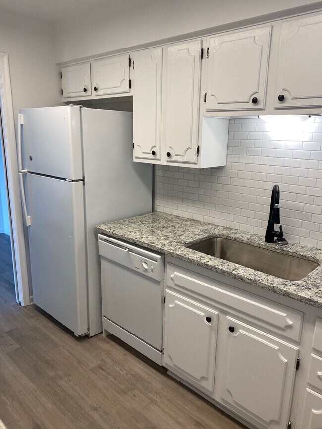 Building Photo - 5313 Territorial Rd