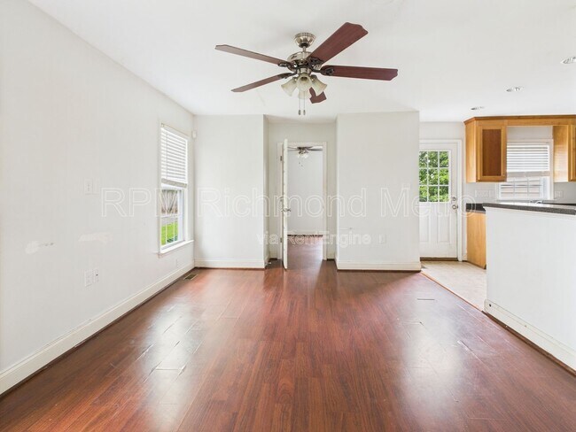 Building Photo - 1712 Kemper St