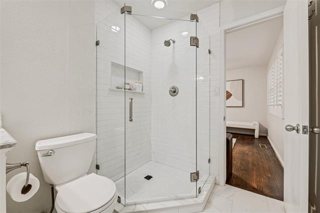 Building Photo - 6848 Town N Dr