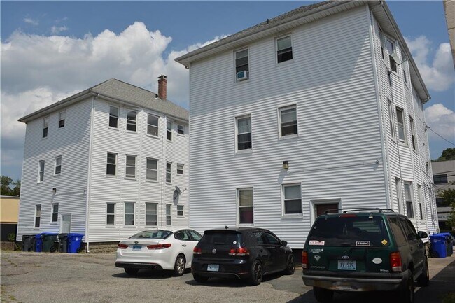 Building Photo - 1172 N Main St