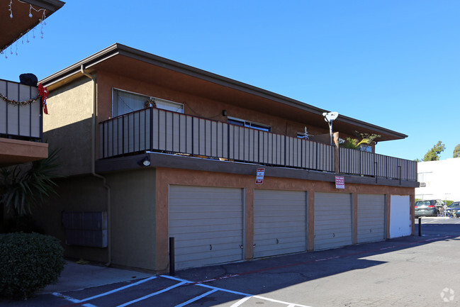 Building Photo - Oak Manor Apartments