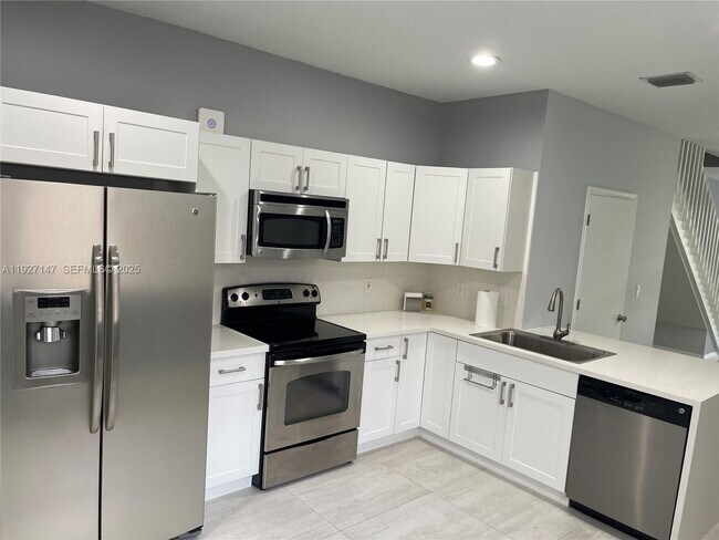 Building Photo - 1861 Salerno Cir