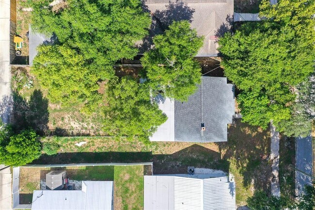 Building Photo - 106 Ave D SW