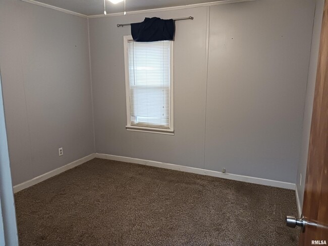 Building Photo - 1914 W Richwoods Blvd