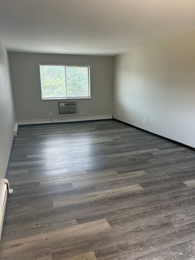 Building Photo - 4008 89th St