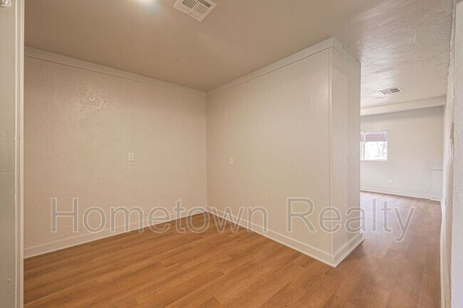 Building Photo - 3932 SE 22nd St