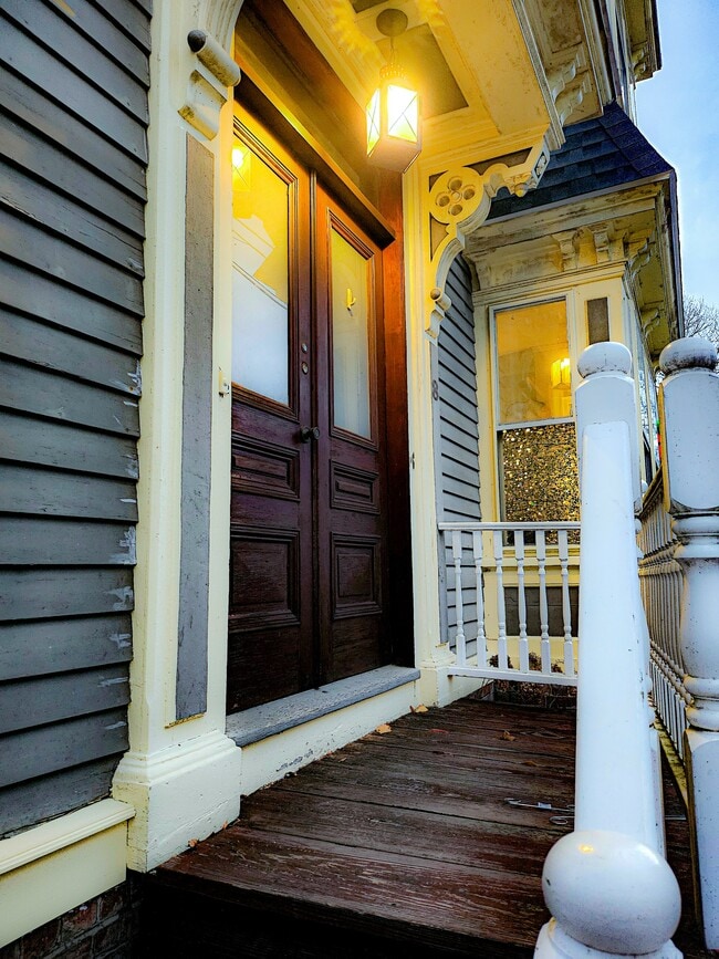 Building Photo - 8 Randall St