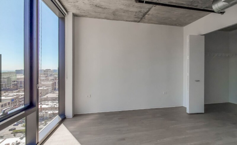 Building Photo - 2113 S Wabash Ave