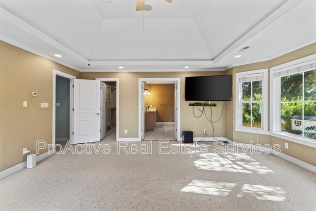 Building Photo - 1225 Hillside Ave