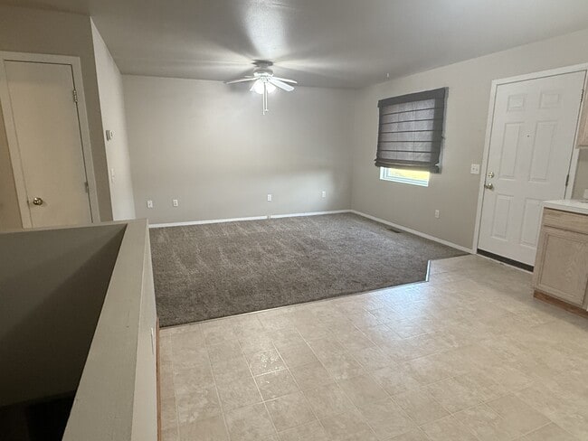 Building Photo - 3390 Canyon Dr