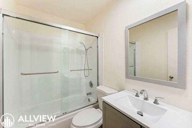 Building Photo - 16572 Sabot Ln