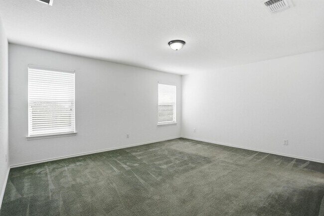 Building Photo - Spacious 4-Bedroom Home with Flexible Floor Plan in Growing West San Antonio