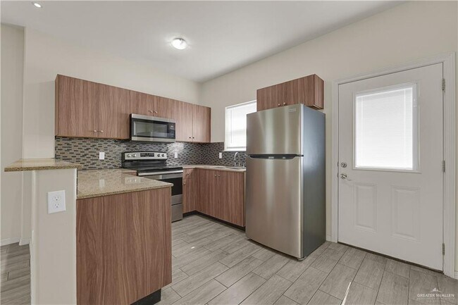 Building Photo - 19 Carlisle Ave