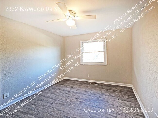 Building Photo - 2332 Baywood Dr SE