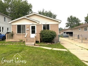 Building Photo - Beautiful 3 Bedroom 1 Bathroom now available for rent!