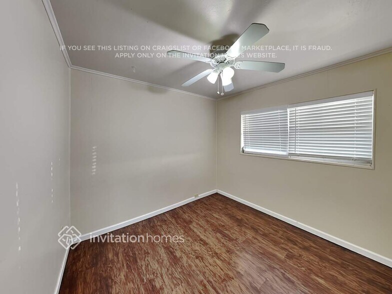Building Photo - 1732 Rhoades Terrace