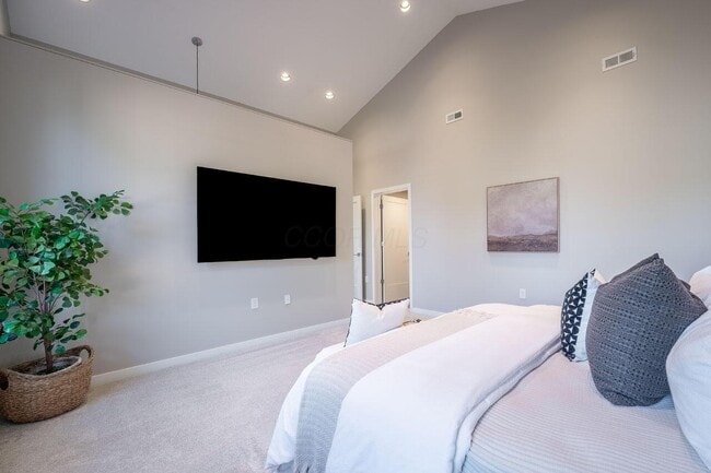 Building Photo - 598 Lathrop St