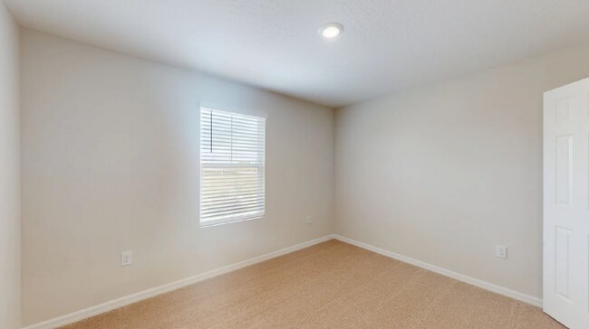 Building Photo - Elegant 3-Bed Townhouse on Hillock Blvd, Haines City!