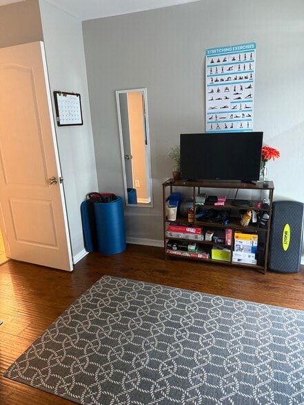 Another bedroom - 2208 SW 11th Ct