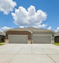 Building Photo - 721 Blackland dr