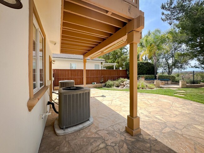 Building Photo - 32920 Northshire Cir