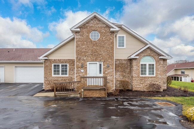 Building Photo - 74 Nicholas Dr