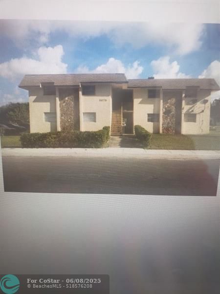 Building Photo - 5875 SW 41st St