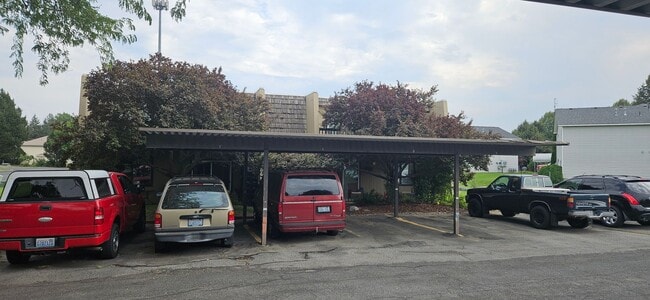 Building Photo - 13214 E Skyview Ave