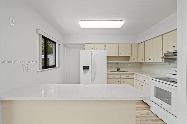 Building Photo - 5110 SW 106th Ave