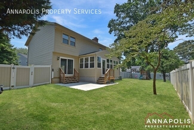 Building Photo - 700 Mt Alban Dr