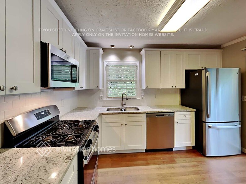 Building Photo - 434 Julie Anne Way