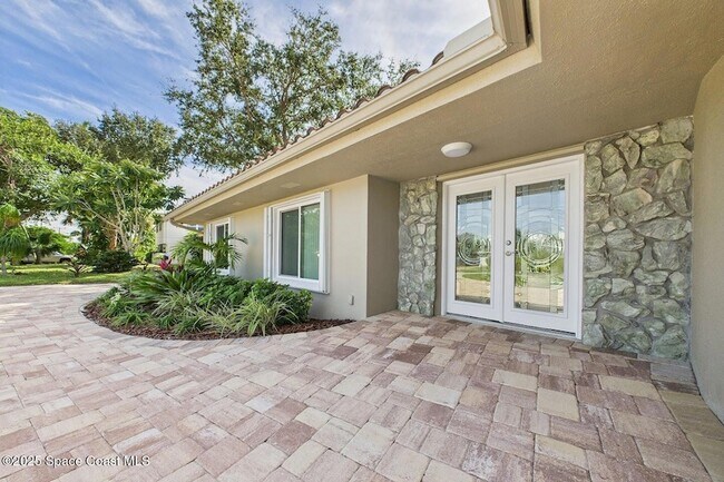 Building Photo - 778 Nassau Rd