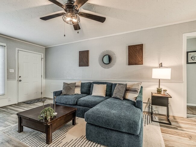 Building Photo - Super Sweet Home - All Appliances Included! 5 Minutes from Lake Hefner