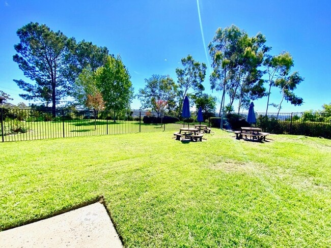 Building Photo - FOR RENT -  3 Bd/2 Ba 1,392 Sf In Friars Village Community, Townhome In San Diego Fashion Valley ...