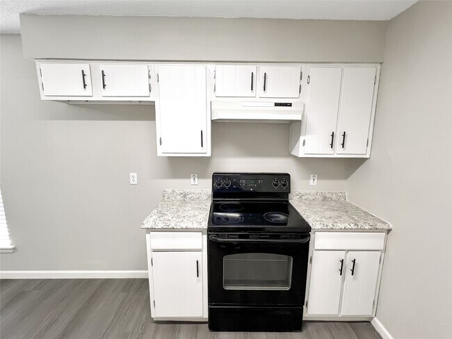 Building Photo - 15018 Cypress Green Dr