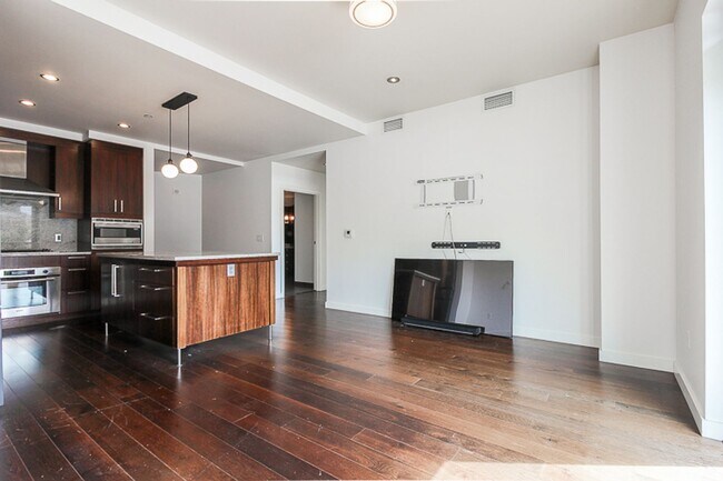 Building Photo - The Westover Condo