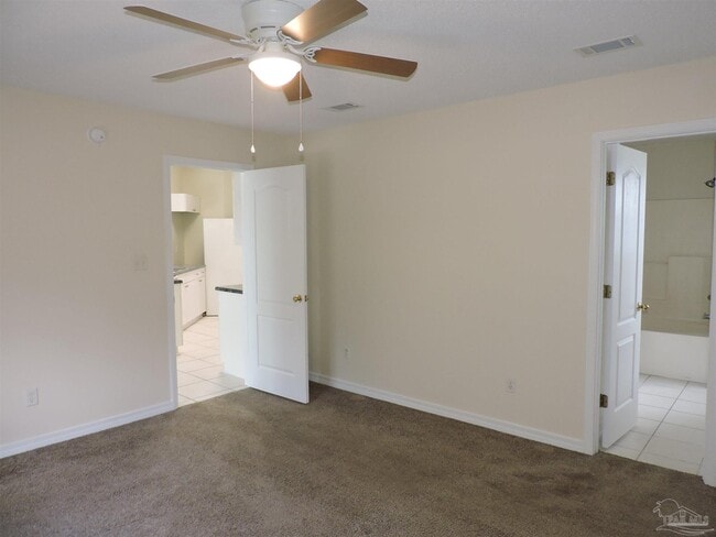 Building Photo - 1607 Dee's Rd