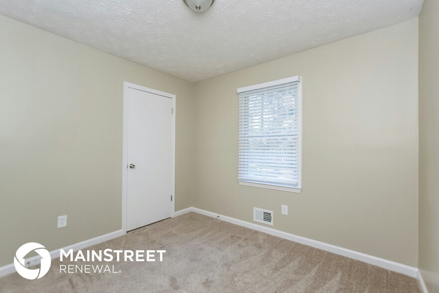 Building Photo - 371 Indian Hills Dr