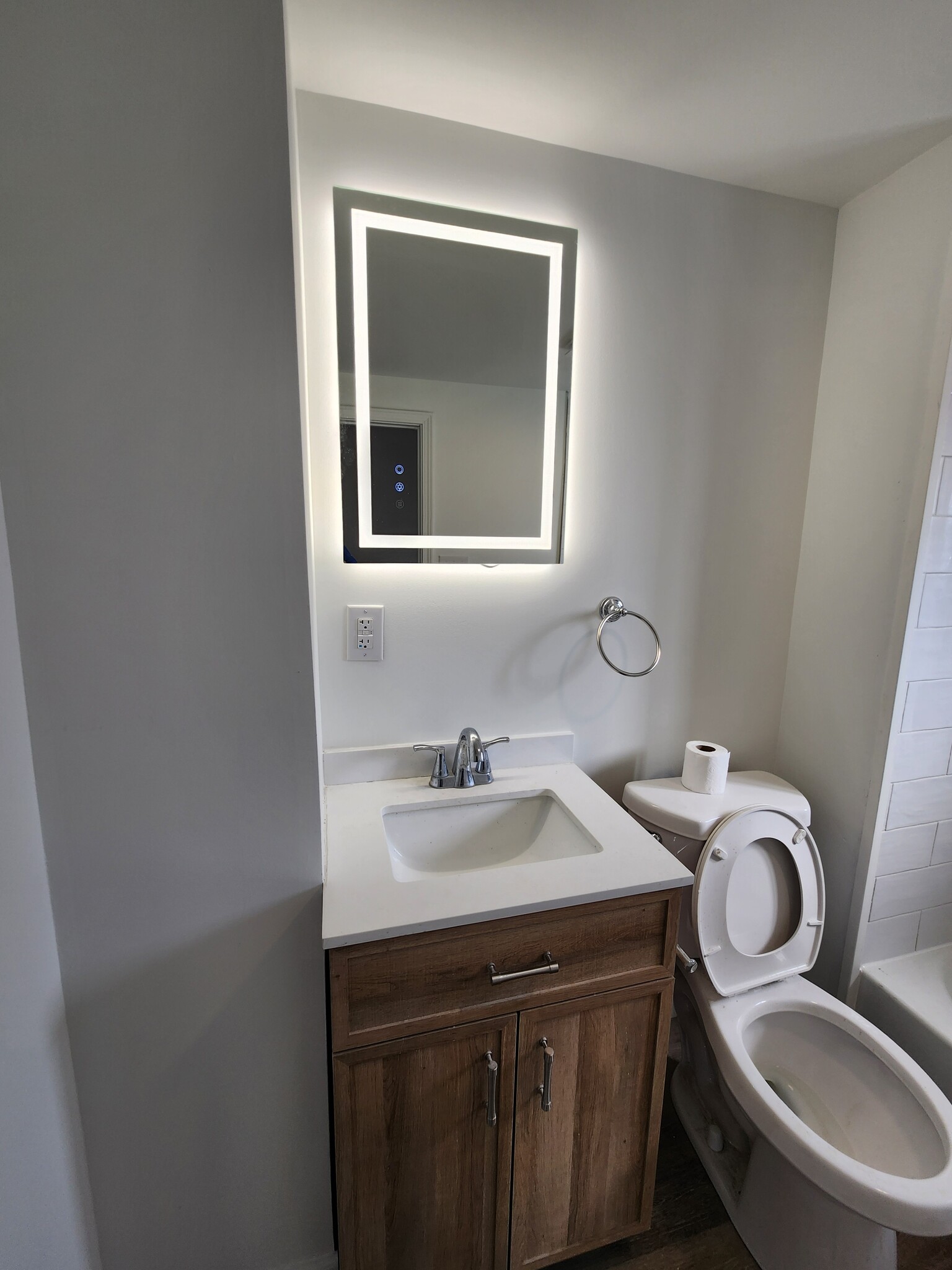 Building Photo - 334 Moyhend St