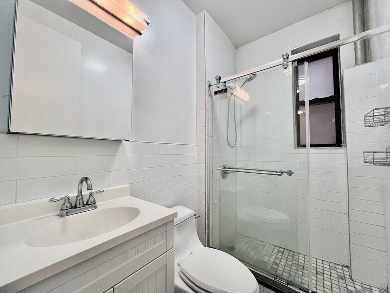 Building Photo - 611 W 137th St