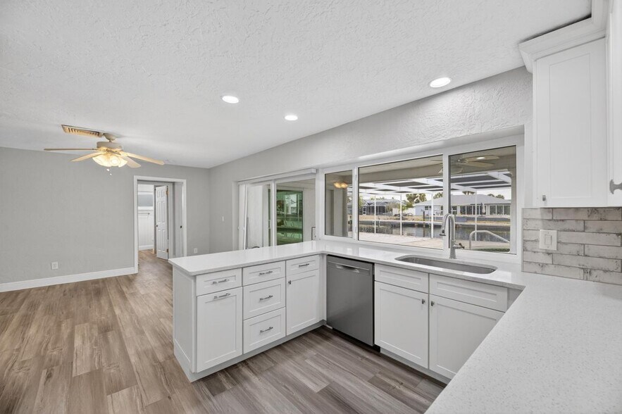 Building Photo - 6305 Cottonwood Ln
