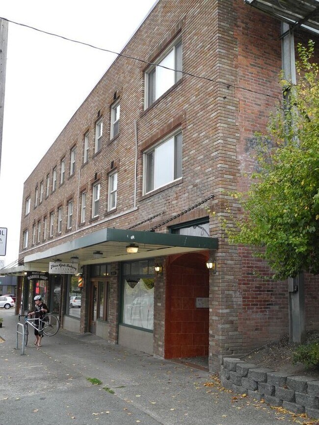 Building Photo - 6209 1/2 15th Ave NW-302