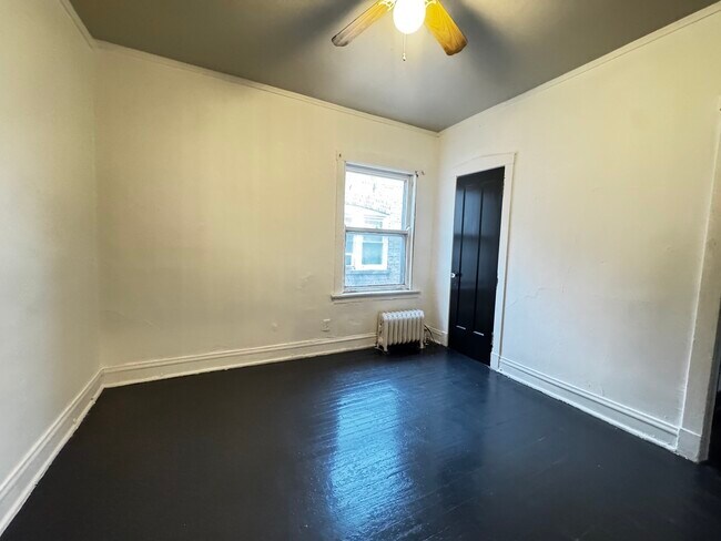 Building Photo - 8519 S Paulina St