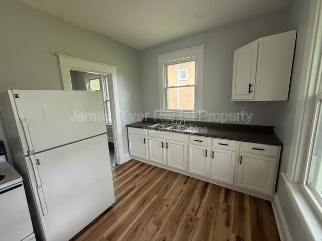 Building Photo - 1710 15th St