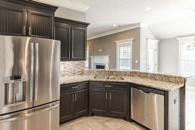 Building Photo - 13384 Hidden Valley Dr