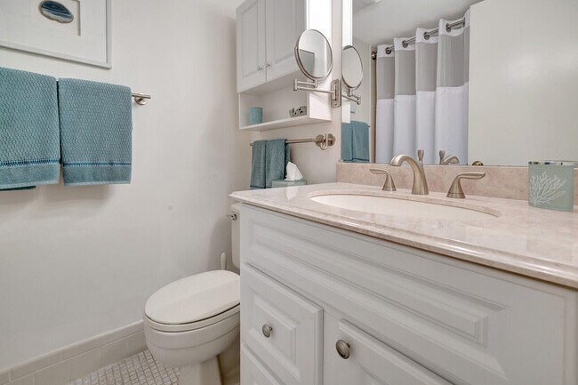 Building Photo - 7547 S Oriole Blvd